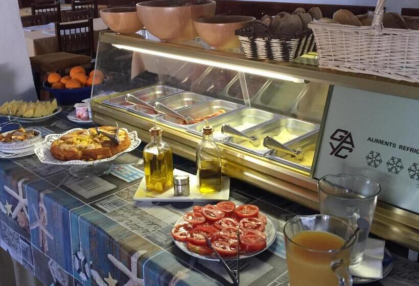 بنسيون Hostal Cala Moli