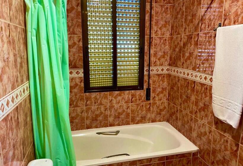 פנסיון Hostal Torresmancha