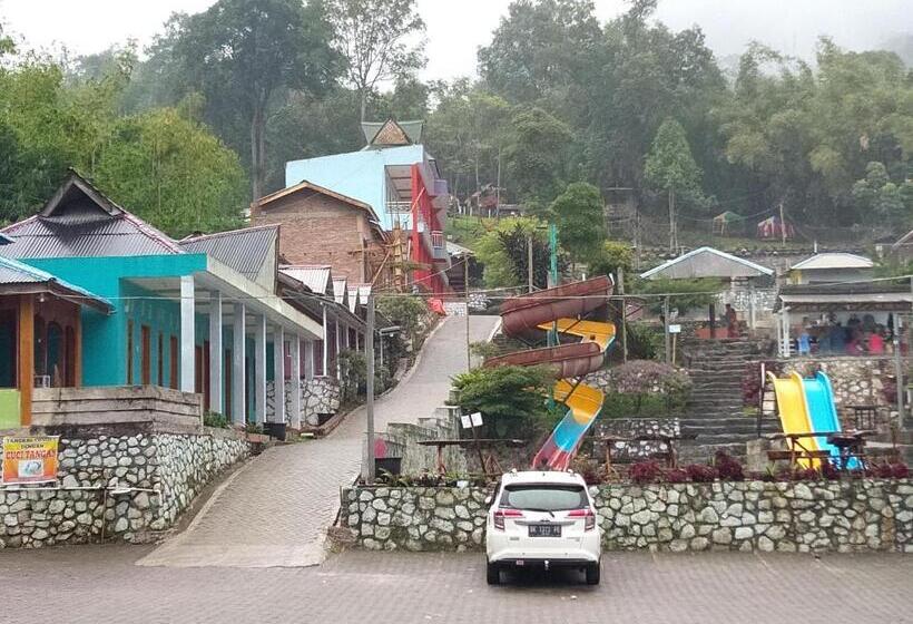 پانسیون Penginapan Puncak Dp