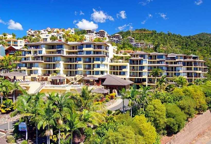 هتل At Water's Edge Resort