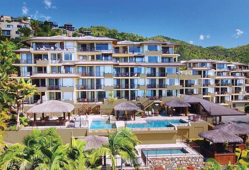 هتل At Water's Edge Resort