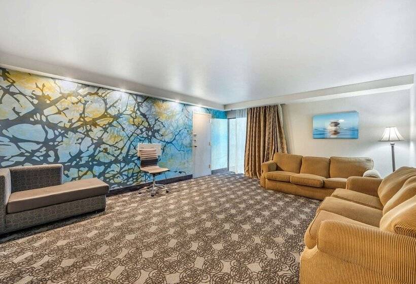 酒店 Clarion Inn