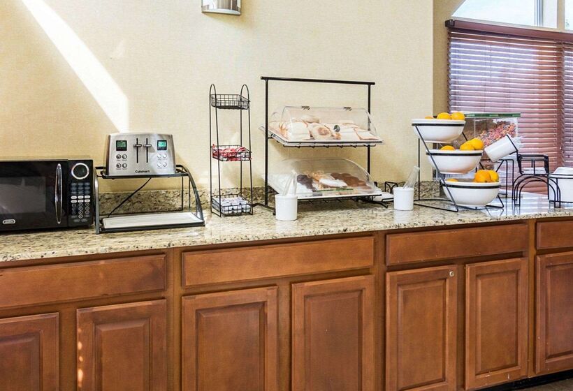 هتل Comfort Inn & Suites Chesapeake  Portsmouth