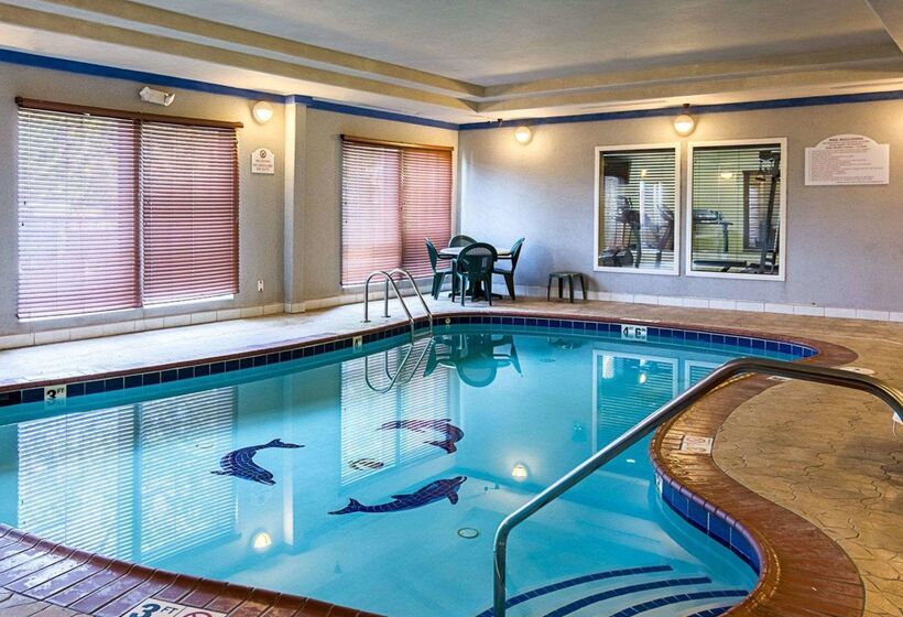 هتل Comfort Inn & Suites Chesapeake  Portsmouth