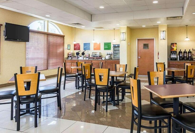 هتل Comfort Inn & Suites Chesapeake  Portsmouth