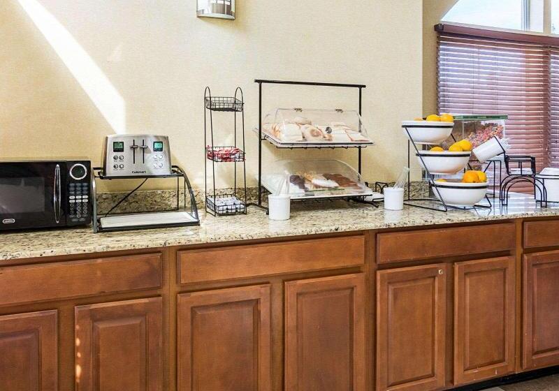 هتل Comfort Inn & Suites Chesapeake  Portsmouth