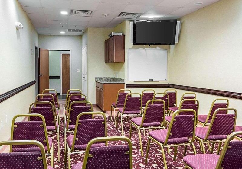 هتل Comfort Inn & Suites Chesapeake  Portsmouth