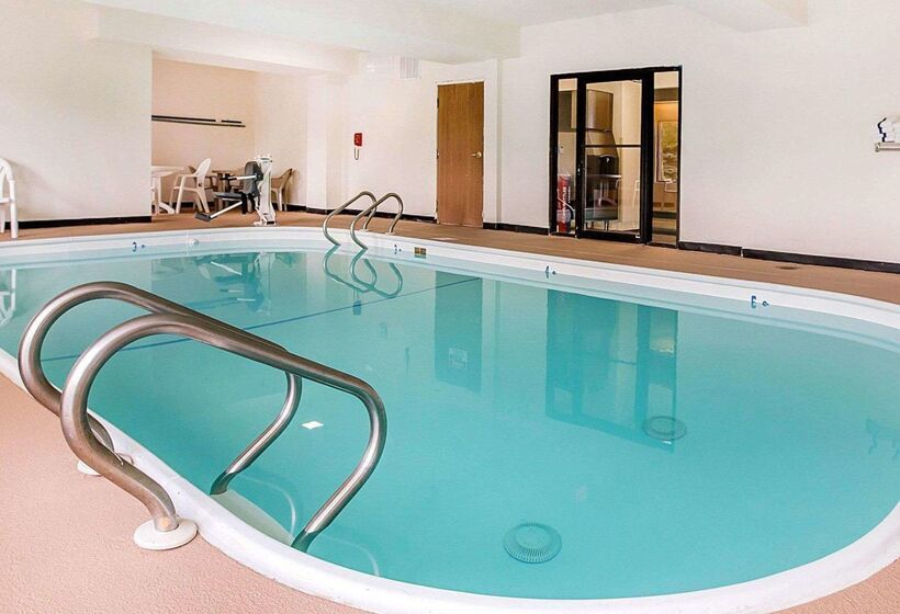 Отель Comfort Inn & Suites Near Tinley Park Amphitheater