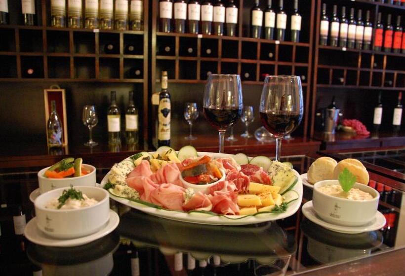 هتل Delvino Boutique