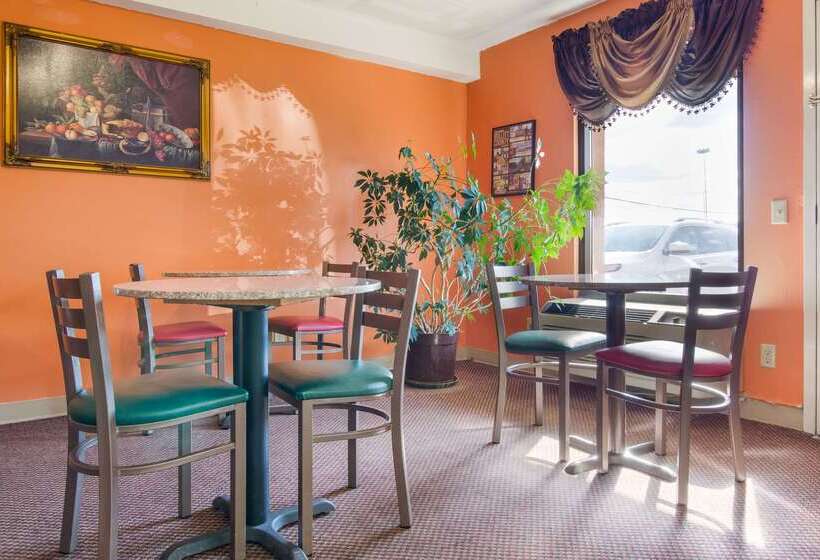 בית מלון כפרי Econo Lodge Inn & Suites I 65