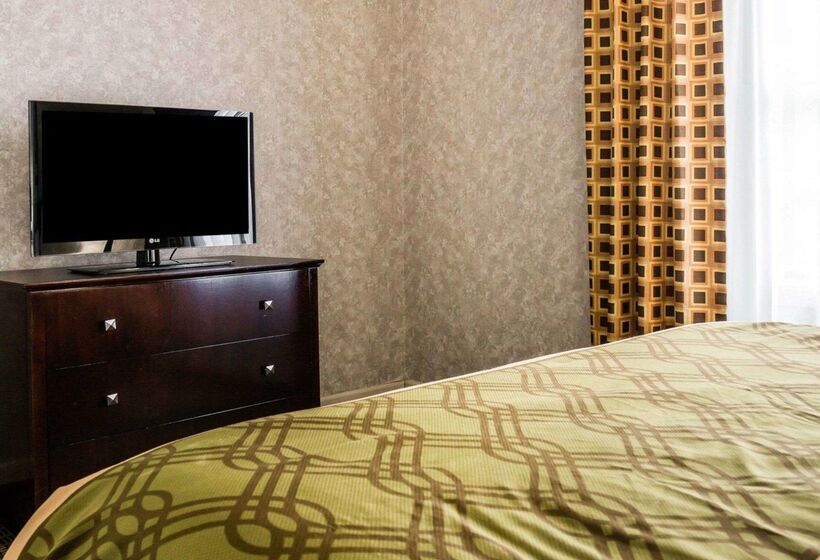 هتل Econo Lodge & Suites
