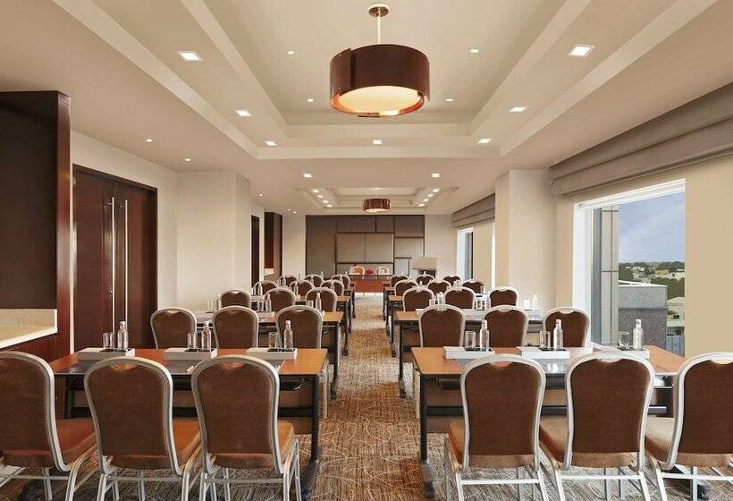 Отель Hilton Chennai