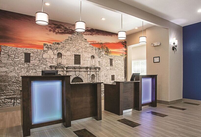 Отель La Quinta By Wyndham San Antonio Northwest