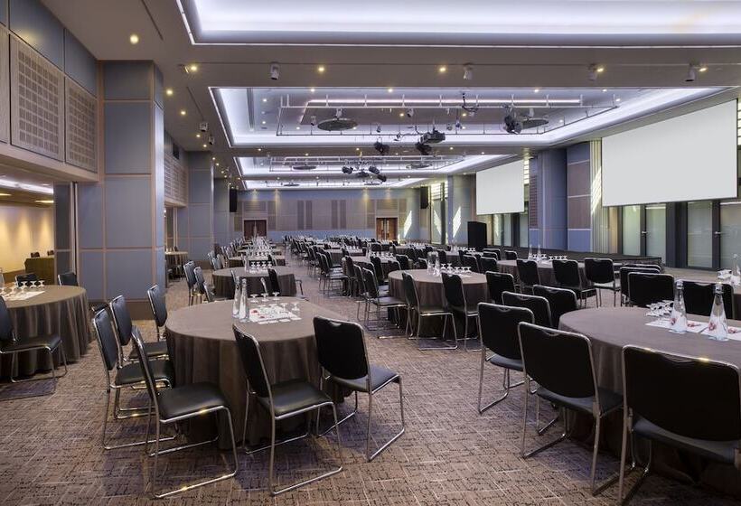 هتل Leonardo Royal  London Tower Bridge