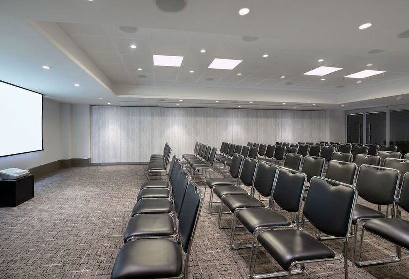 هتل Leonardo Royal  London Tower Bridge