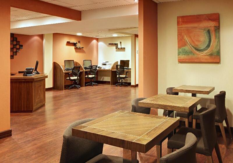 هتل Movenpick Makkah Hajar Tower