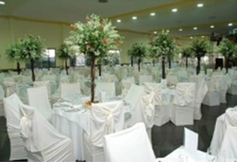 בית מלון כפרי Primar Plaza