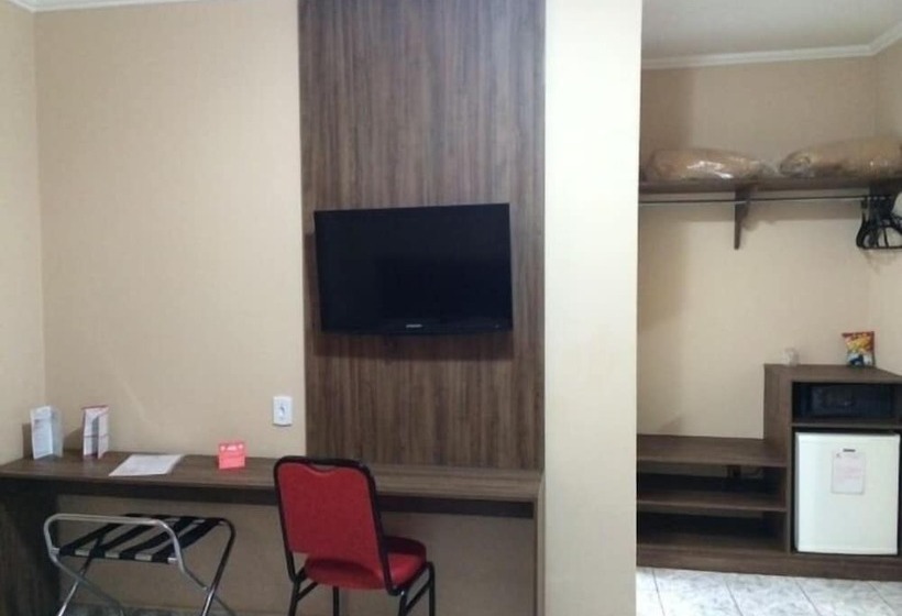 בית מלון כפרי Primar Plaza