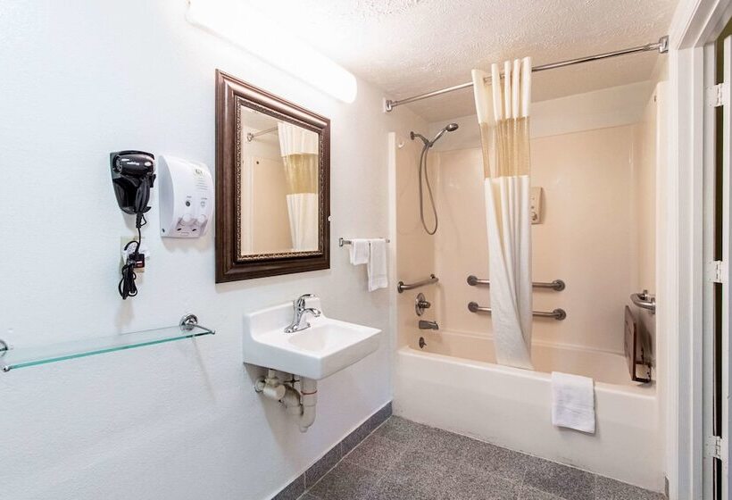 בית מלון כפרי Quality Inn & Suites