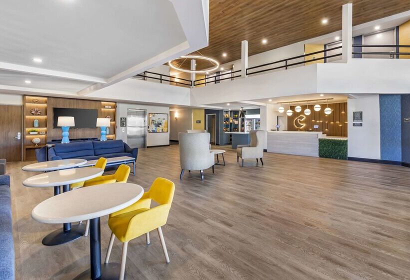 فندق Comfort Inn & Suites Irvine Spectrum