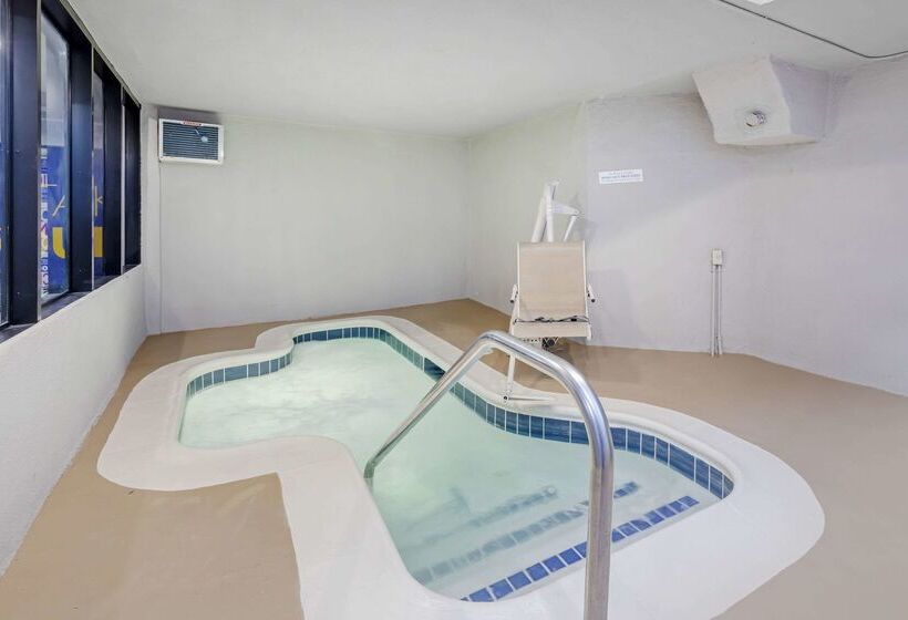 فندق Comfort Inn & Suites Irvine Spectrum