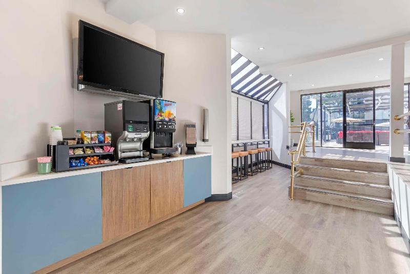 فندق Comfort Inn & Suites Irvine Spectrum