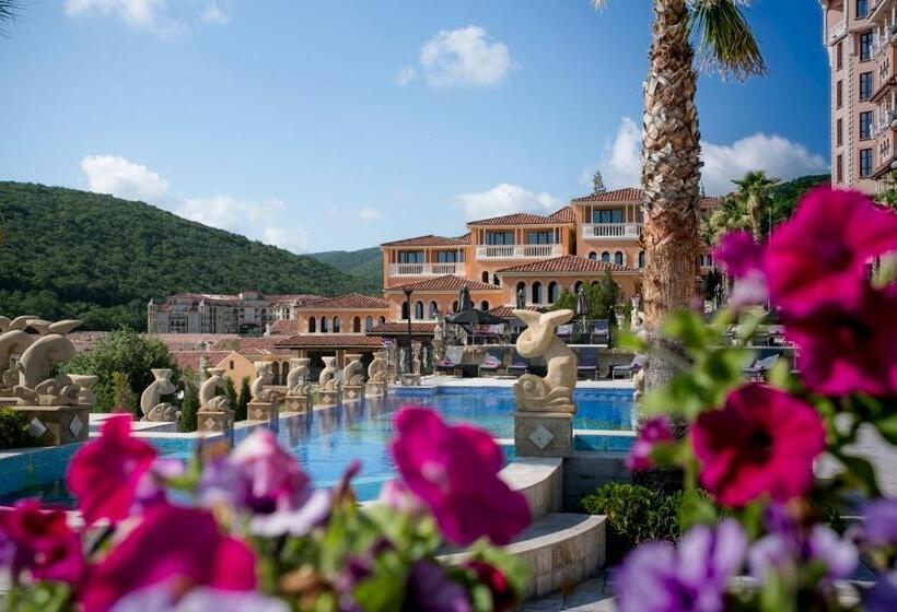 هتل Royal Castle Design & Spa