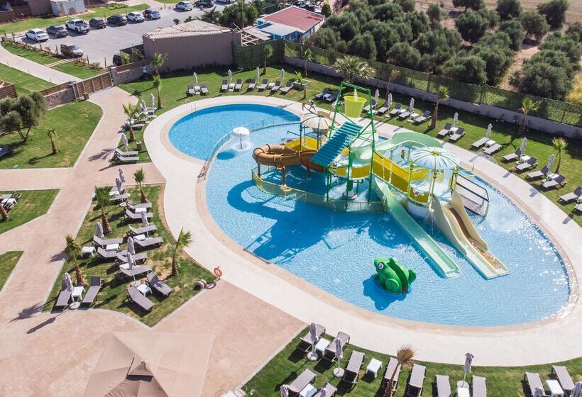 هتل Senseana Sea Side Resort & Aquadventure