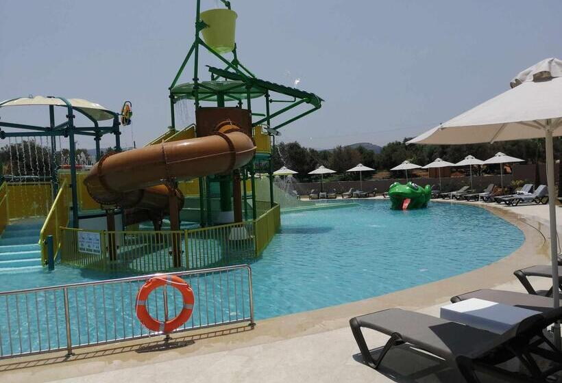 هتل Senseana Sea Side Resort & Aquadventure
