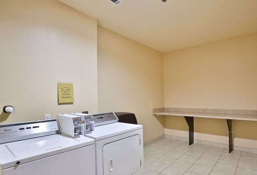 בית מלון כפרי Sleep Inn & Suites University