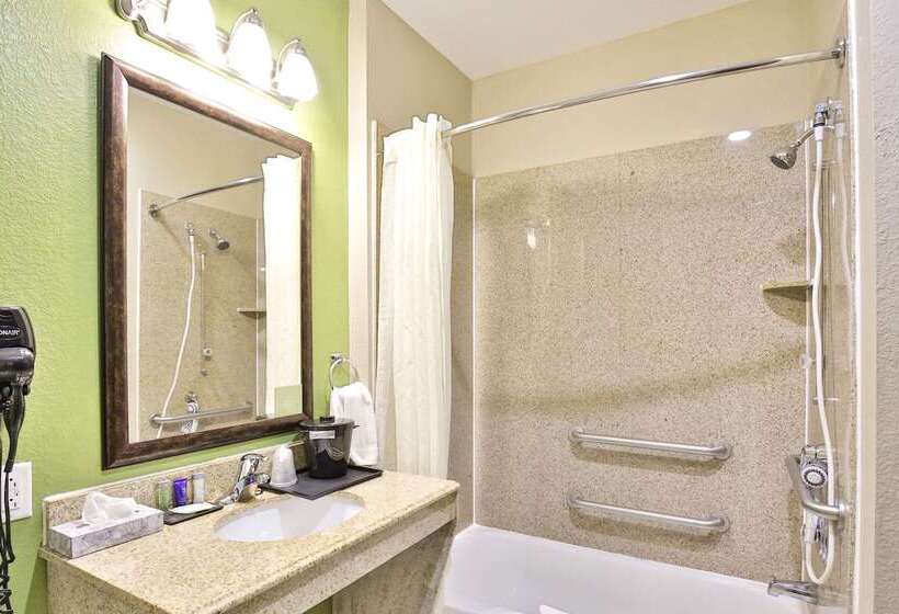 בית מלון כפרי Sleep Inn & Suites University