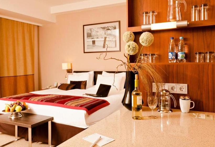 בית מלון כפרי Staybridge Suites St. Petersburg