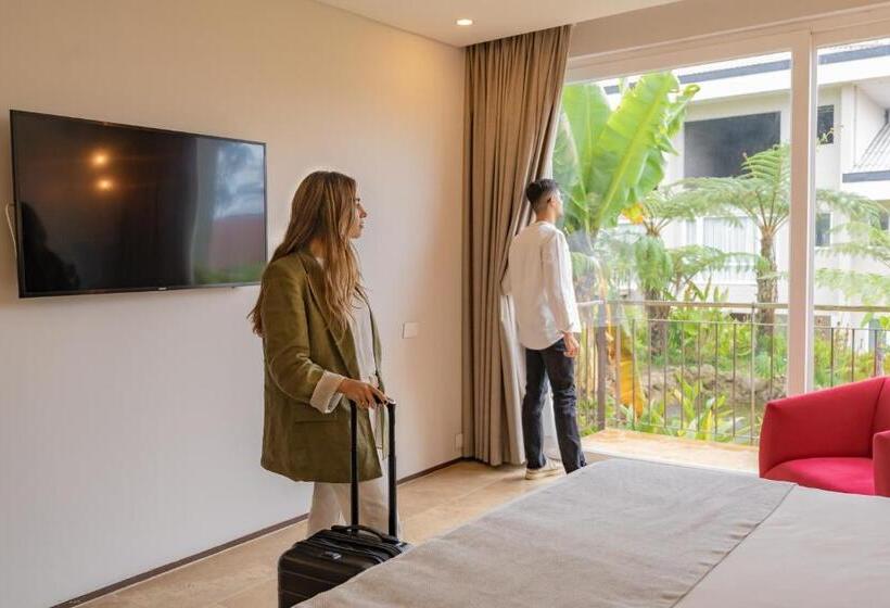 هتل Termales El Otoño