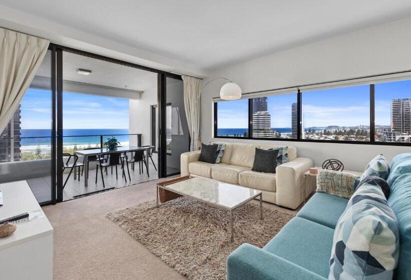 Ultra Broadbeach
