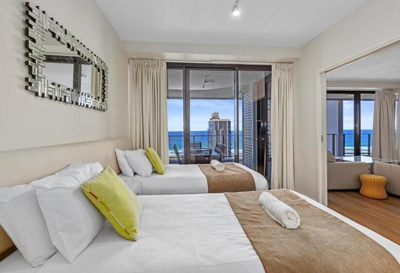 Ultra Broadbeach
