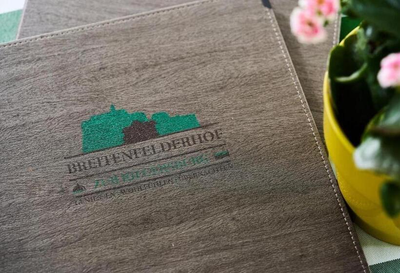 ホテル Breitenfelderhof Zur Riegersburg