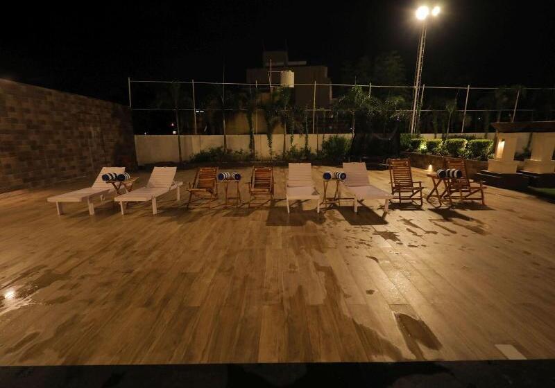 Отель Sarovar Portico Somnath