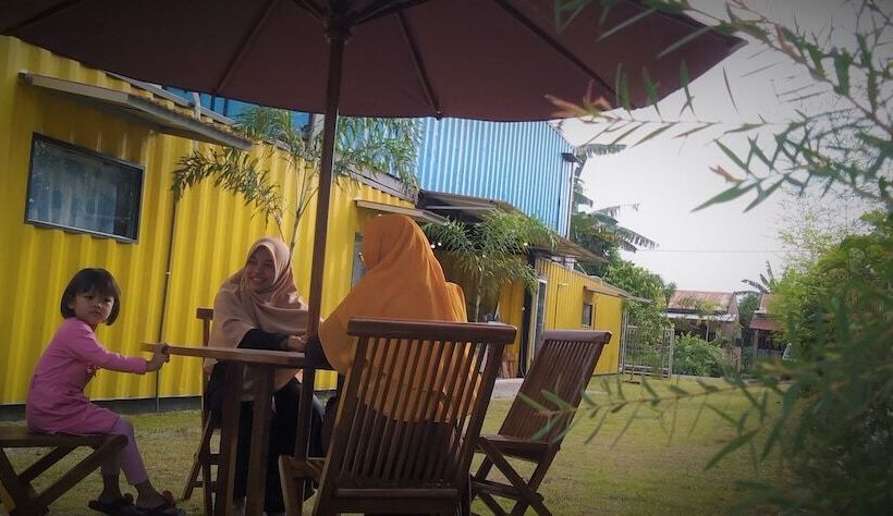 호스텔 Aviano Syariah Backpacker