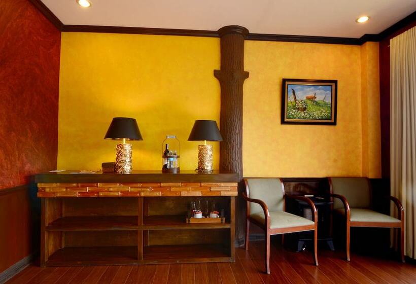 فندق Dahilayan Forest Park Resort
