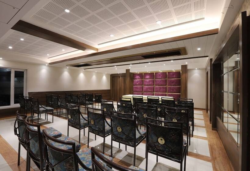 فندق S3 Park, Ambernath