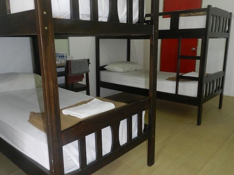 فندق The Red Cabanon