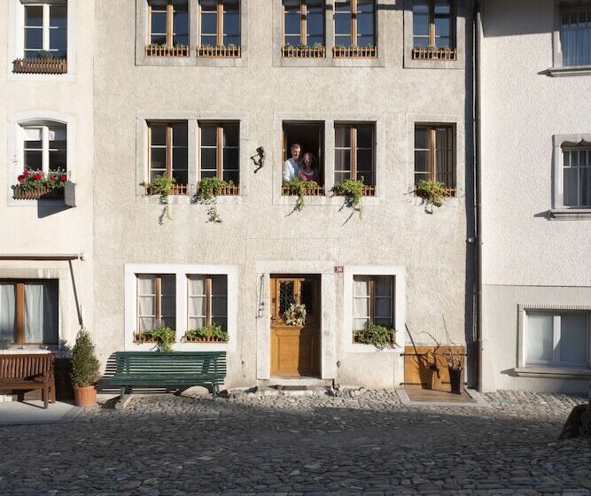 ホテル Au Soleil De Gruyères Chez Chantal