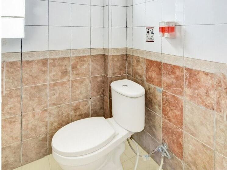 هتل Oyo 90048 Teratai Bekasi Guesthouse