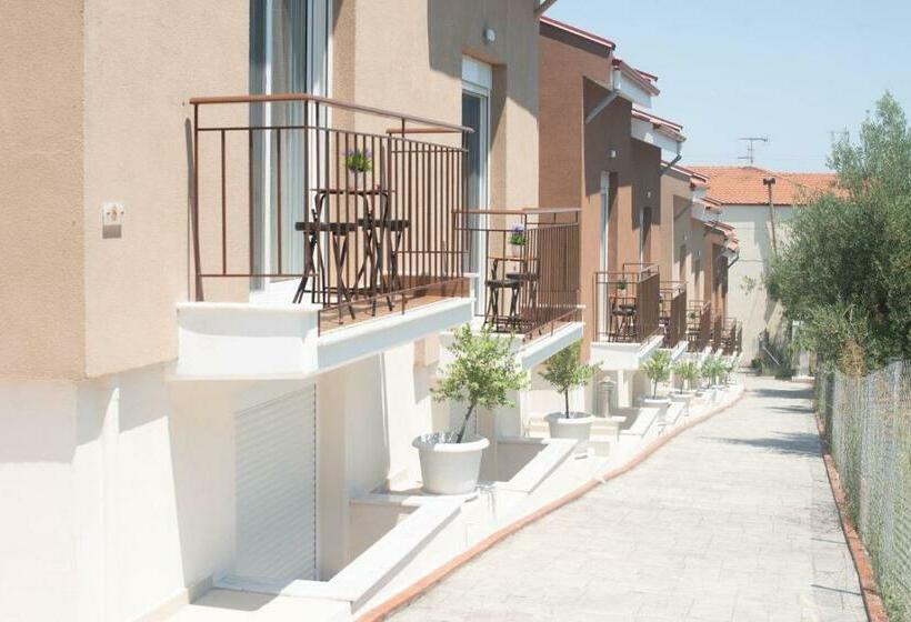 Отель Valery Apartments
