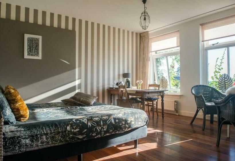 민박 Broeks  Bed En Brood