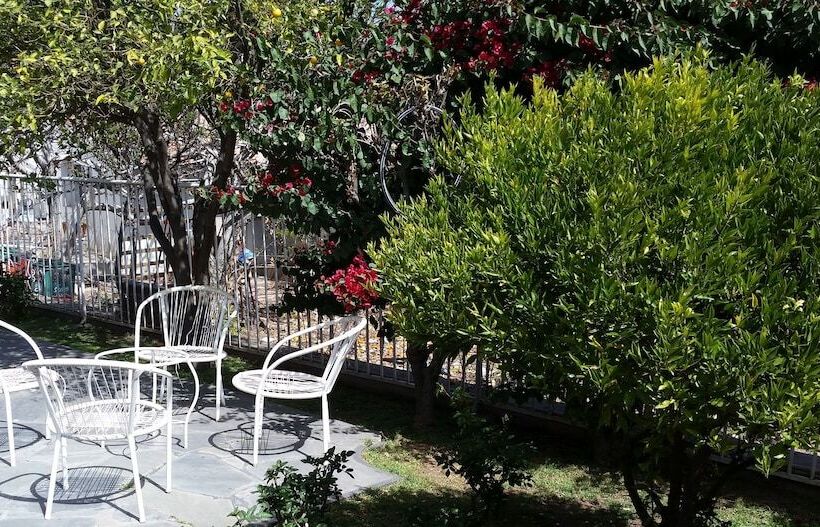 هتل Aladino S House