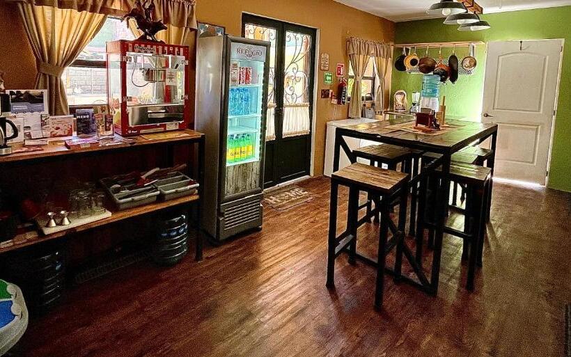 فندق West Refugio