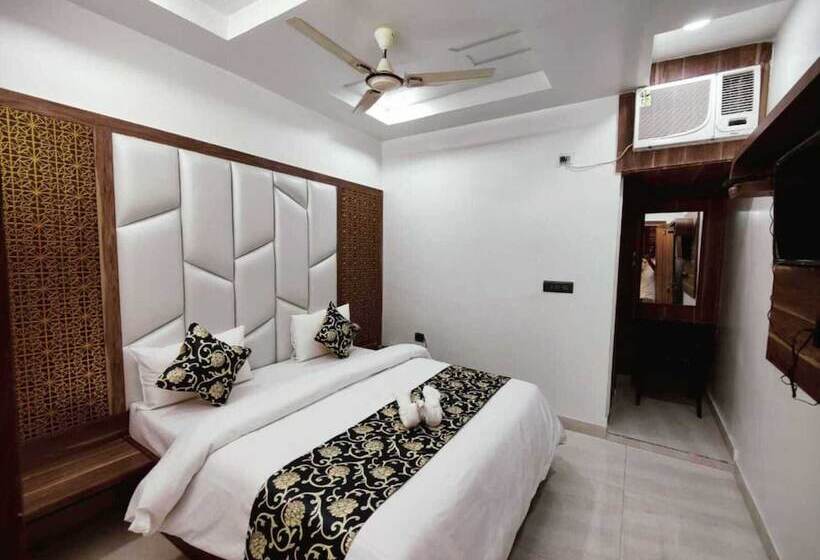 בית מלון כפרי Royal Vrindavan
