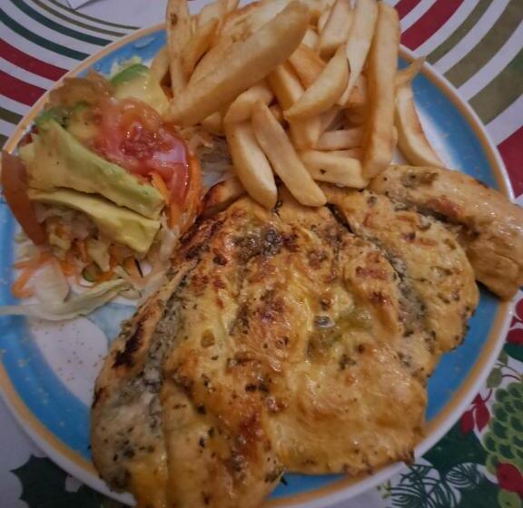 هتل Villa Sonia Eco Hostel