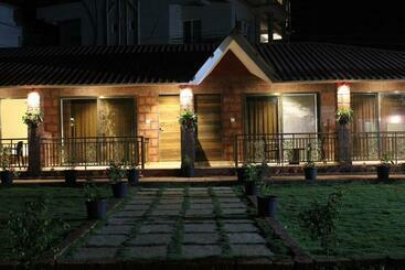 Serene Cottage With Lawn